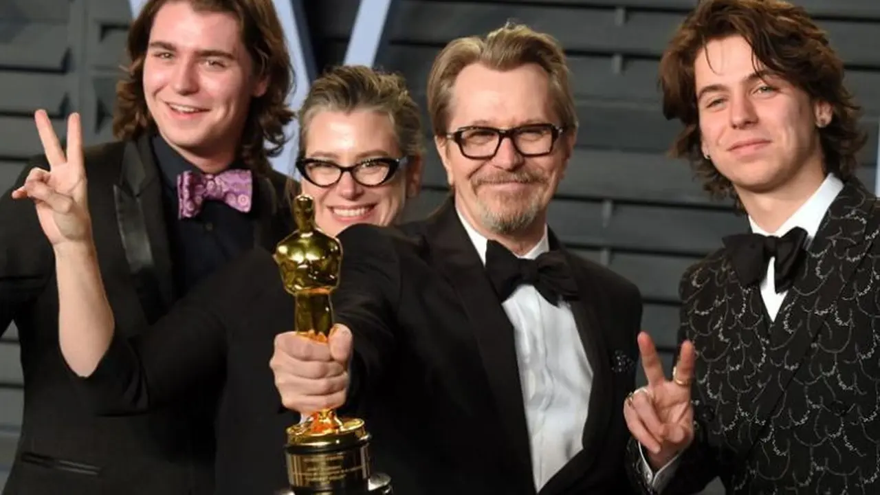 [Bintang] Gary Oldman