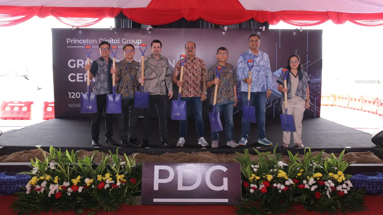 Groundbreaking ceremony pembangunan kampus pusat data berkapasitas 120 MW di Kabupaten Bekasi. Credit: PDG