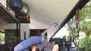 Ia terlihat beberapa kali melakukan gerakan-gerakan dengan tingkat kesulitan yang luar biasa. Melihat aksi keren pemilik nama lengkap Victoria Nasya Marcella Tedja ini saat melakukan yoga, tak sedikit warganet yang dibuat kagum hingga heran. (Liputan6.com/IG/@nasyamarcella)