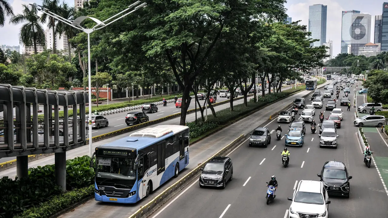 Bus Transjakarta Kembali Beroperasi 24 Jam