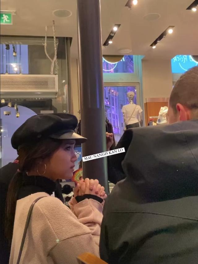 Unggahan Fuji saat melihat rekaman aksi copet menilap barangnya di Eropa. (Foto: Dok. Instagram @fuji_an)