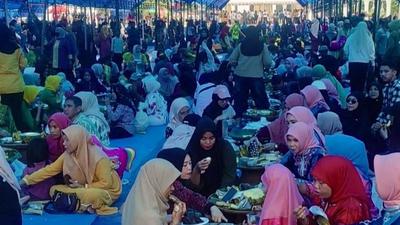 Ribuan Warga Padati Pesta Budaya KKMM, Lestarikan Tradisi Muna di Kendari