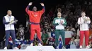 Pegulat Kuba, Mijain Lopez, meraih medali emas Olimpiade Paris 2024 lewat nomor gulat Greco-Roman 130 kg. Emas Olimpiade kali ini merupakan yang kelima didapatnya secara beruntun. Setelah pencapaian luar biasa tersebut Lopez memutuskan menutup kariernya. (AP Photo/Eugene Hoshiko)