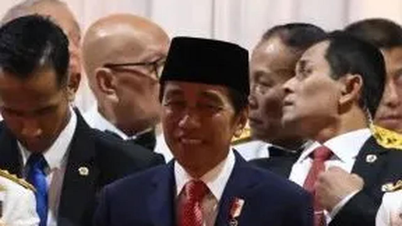 VIDEO: Xanana Gusmao 'Nyerah' Dengar Dangdut Koplo, Joget di Panggung Bikin Jokowi Ngakak
