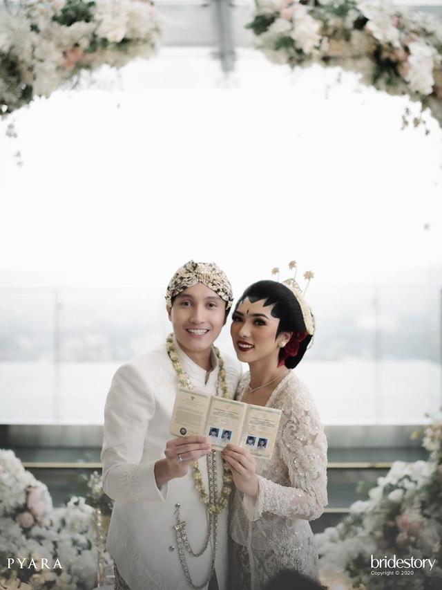 [Fimela] Pernikahan Isyana Sarasvati dan Rayhan Maditra