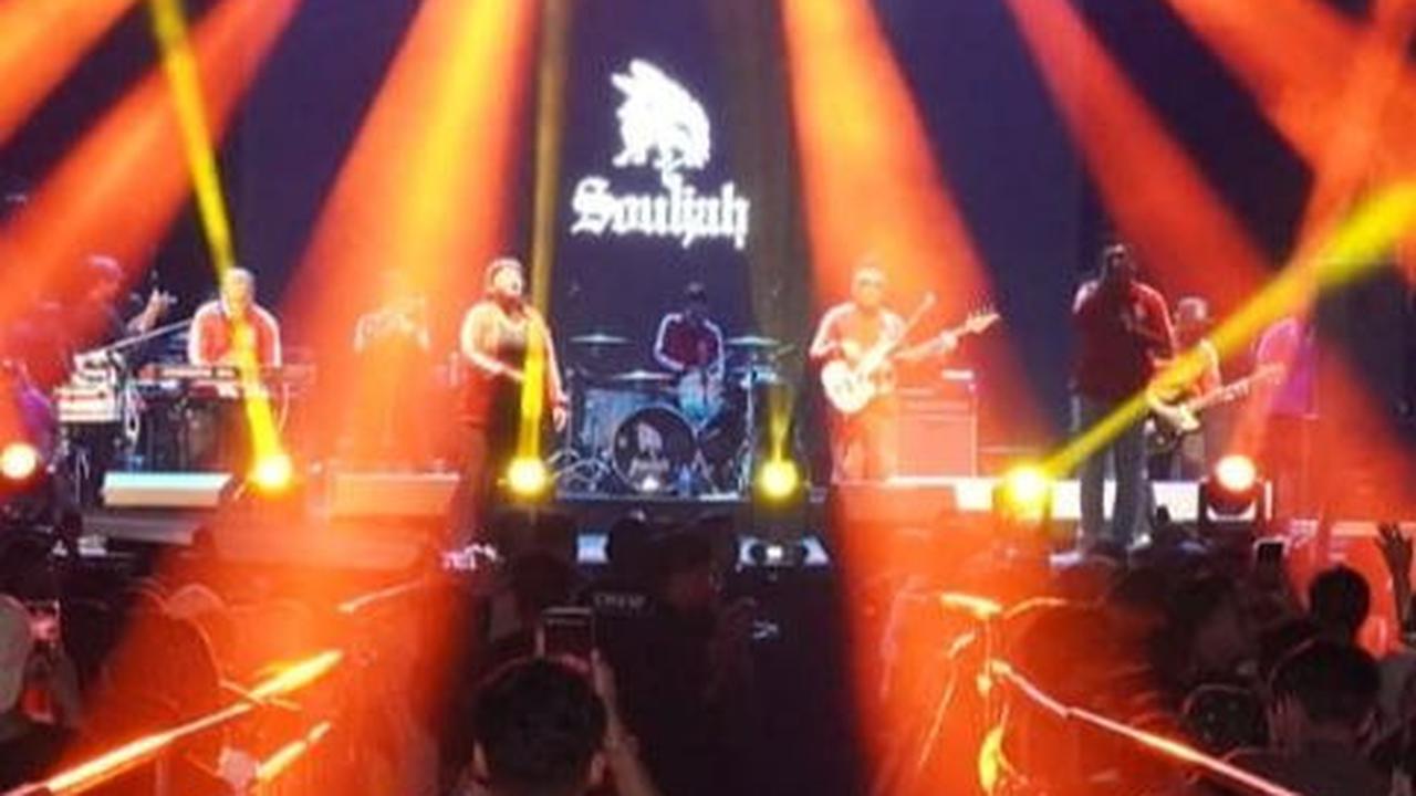 Meriahnya Pesta Rakyat Ganjar Pranowo di Padang, Penampilan Band Souljah Hibur Ribuan Penonton