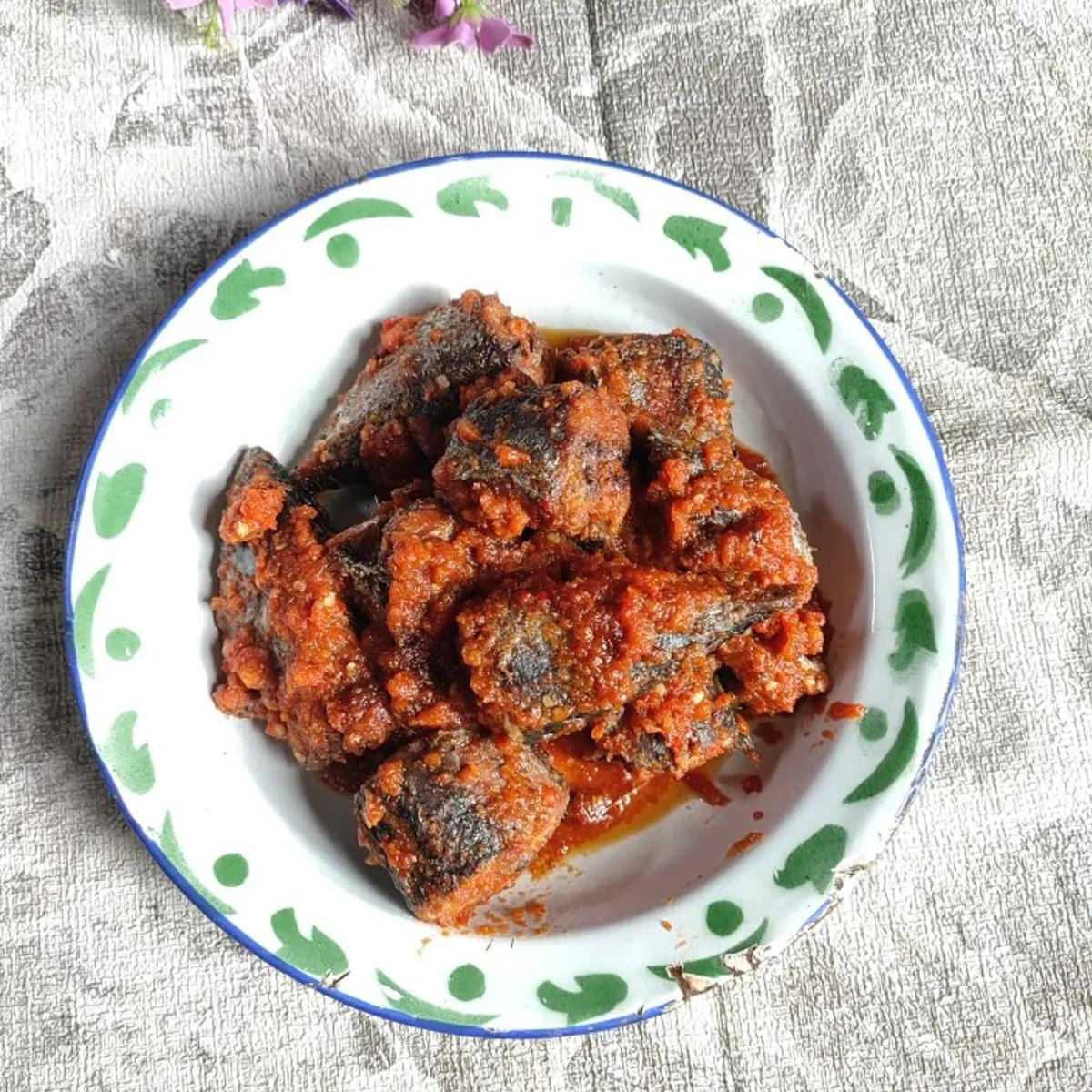 Lezat dan Pedas! 6 Olahan Ikan Sambal yang Praktis dan Menggoda Selera