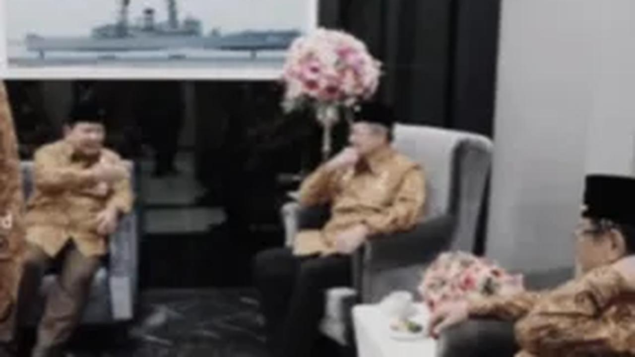 Momen tersebut terjadi di sela peringatan HUT ke-64 Persatuan Purnawirawan dan Warakawuri TNI dan Polri (Pepabri) Tahun 2023 di Wisma Elang Laut, Jakarta, pada Selasa (12/9) kemarin.