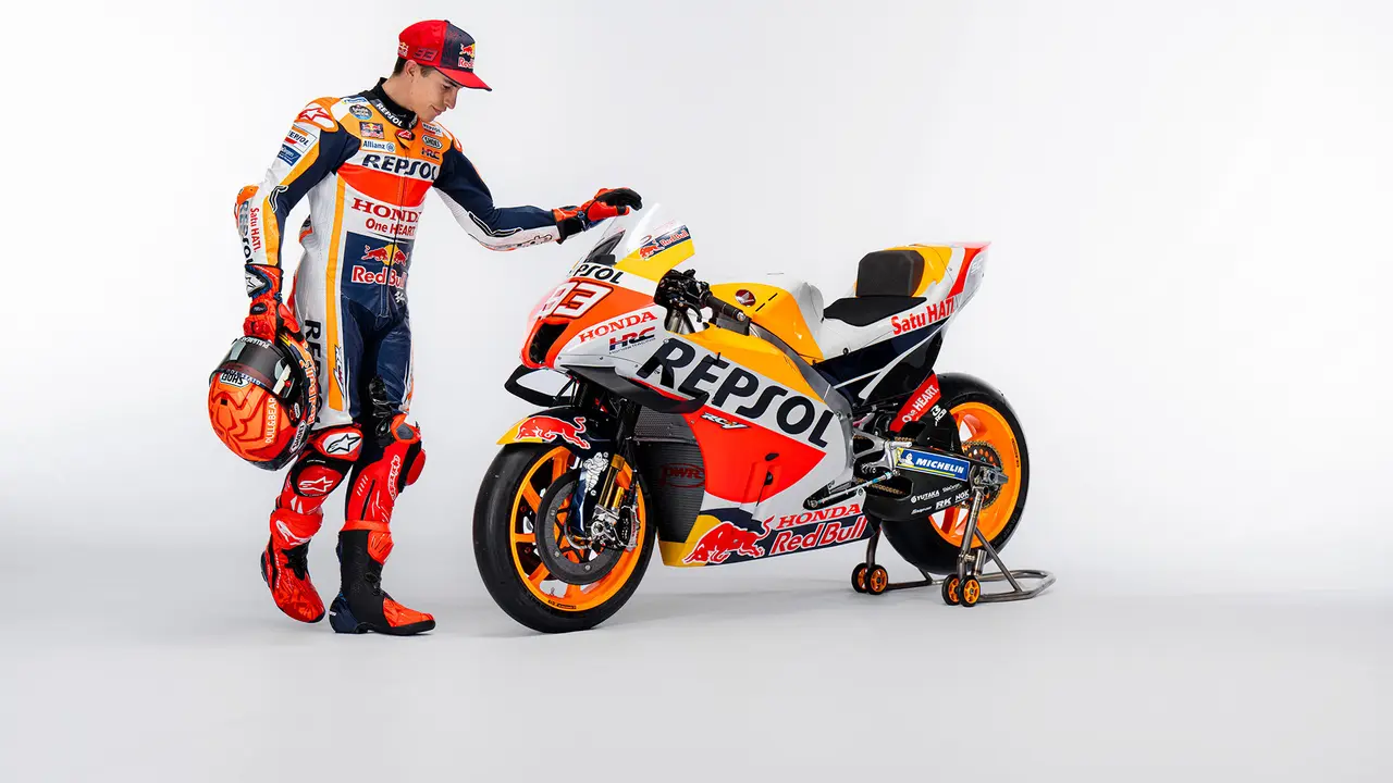 Marc Marquez bersama tunggangan baru untuk MotoGP 2022