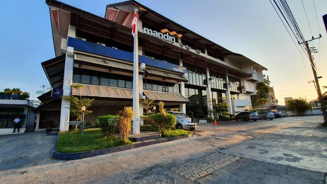 Kantor cabang Bank Mandiri