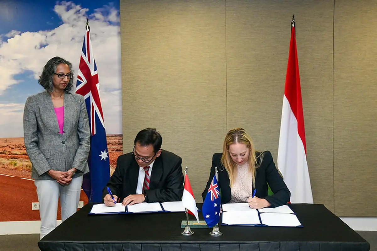 Direktorat Jenderal Pajak (DJP) Indonesia dan Kantor Pajak Australia (ATO) menandatangani Nota Kesepahaman untuk pengaturan pertukaran informasi cryptocurrency. (Foto: Kedutaan Besar Australia)