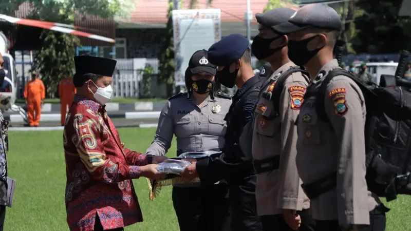 Pergeseran Pasukan (Serpas) ini dilaksanakan dalam sebuah Apel Serpas yang digelar di Lapangan Apel Polda Sulut, Jumat (4/12/2020).