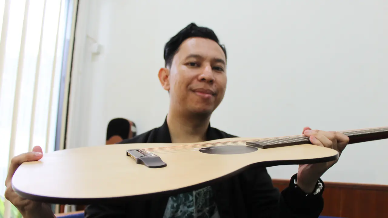 Anymo, Gitar Tipis Kreasi Warga Bandung yang Curi Perhatian Dunia