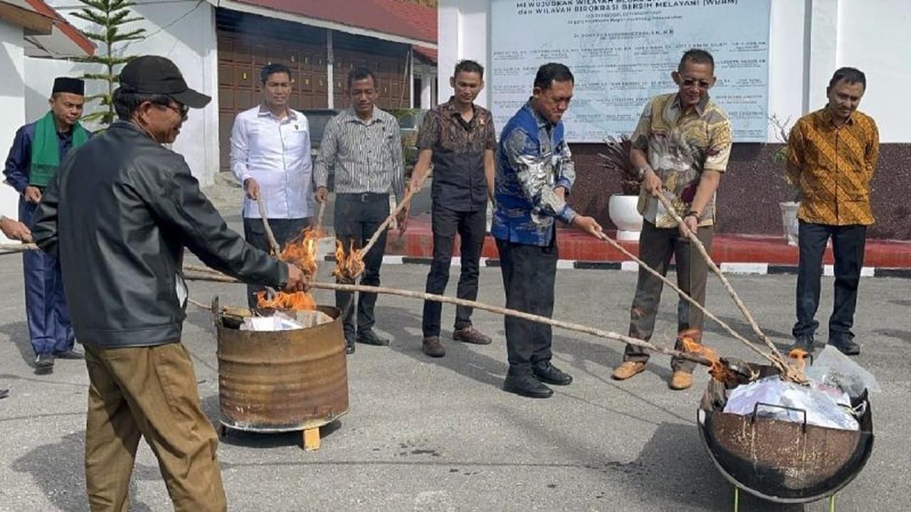 Fakta Unik: 18 Perkara Dimusnahkan, Begini Cara Kejari Humbang Hasundutan Lakukan Pemusnahan Barang Bukti