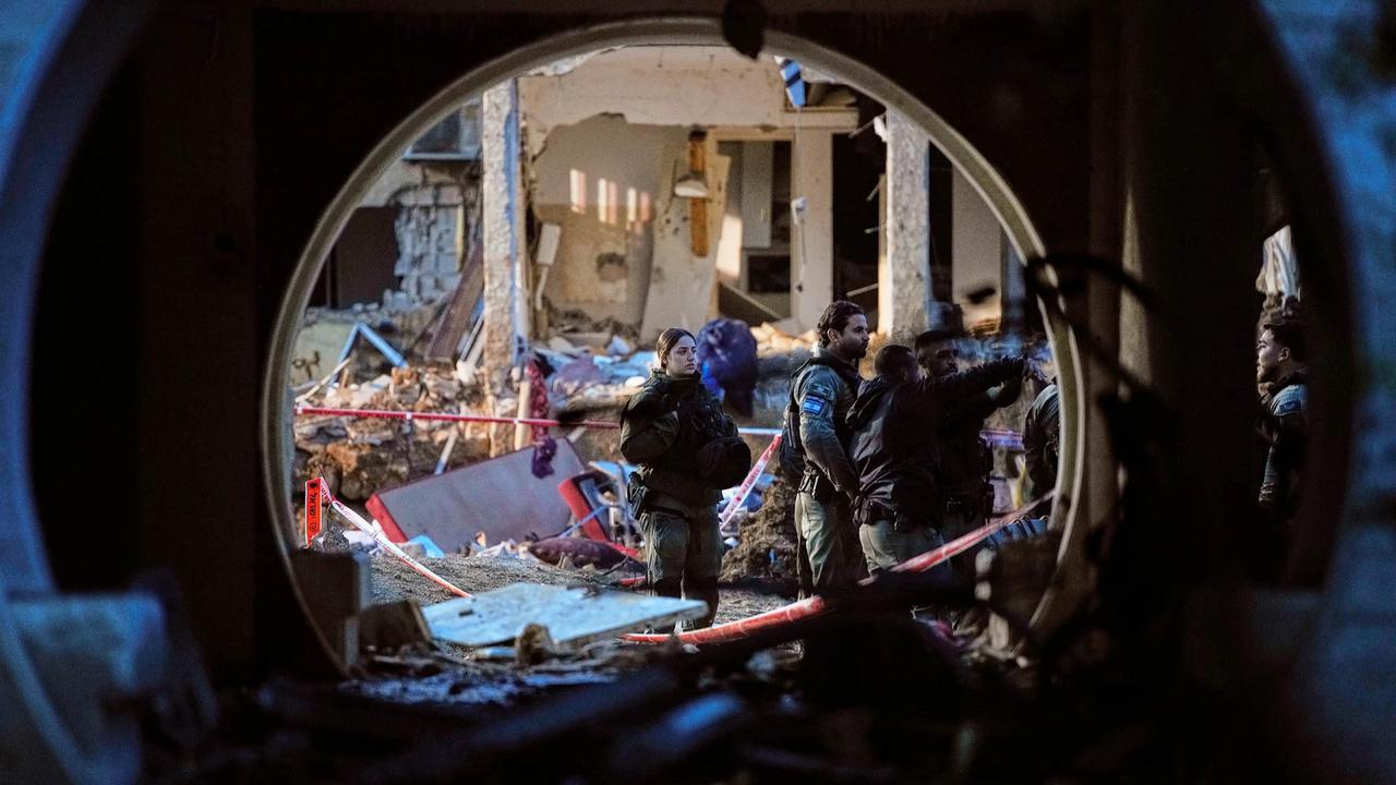 FOTO Arad Israel Luluh Lantak Dihantam Rudal Iran