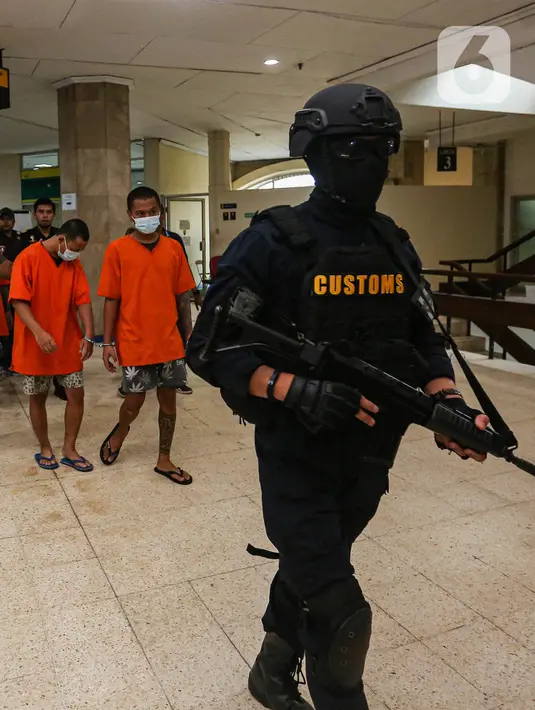Total 20.272 butir pil ekstasi dengan berat lebih dari 9,6 kg berikut enam orang tersangka yang masuk dalam sindikat internasional berhasil ditangkap. (Liputan6.com/Angga Yuniar)