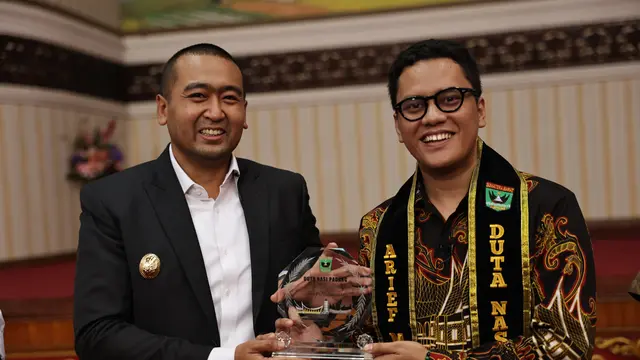 Arief Muhammad dan Wakil Gubernur Sumatra Barat Audy Joinaldy. (Foto: Dok. Koleksi Pribadi Arief Muhammad)