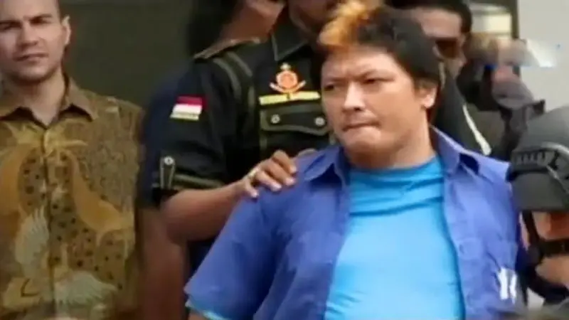 VIDEO: Jenazah Freddy Budiman Dimakamkan di Sebelah Kubur ayahnya