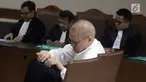 Tersangka kasus dugaan korupsi pengadaan regent dan consumable penanganan virus flu burung Kementerian Kesehatan, Freddy Lumban Tobing saat mengikuti sidang perdana di Pengadilan Tipikor, Jakarta, Kamis (8/8/2019). Sidang beragenda pembacaan dakwaan. (Liputan6.com/Helmi Fithriansyah)