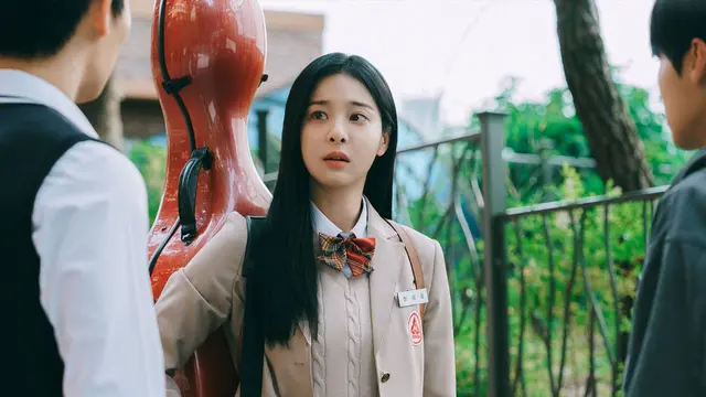 Seol In Ah berperan sebagai Se Kyung di drama Sparkling Watermelon. (Sumber Twitter: @CJnDrama)