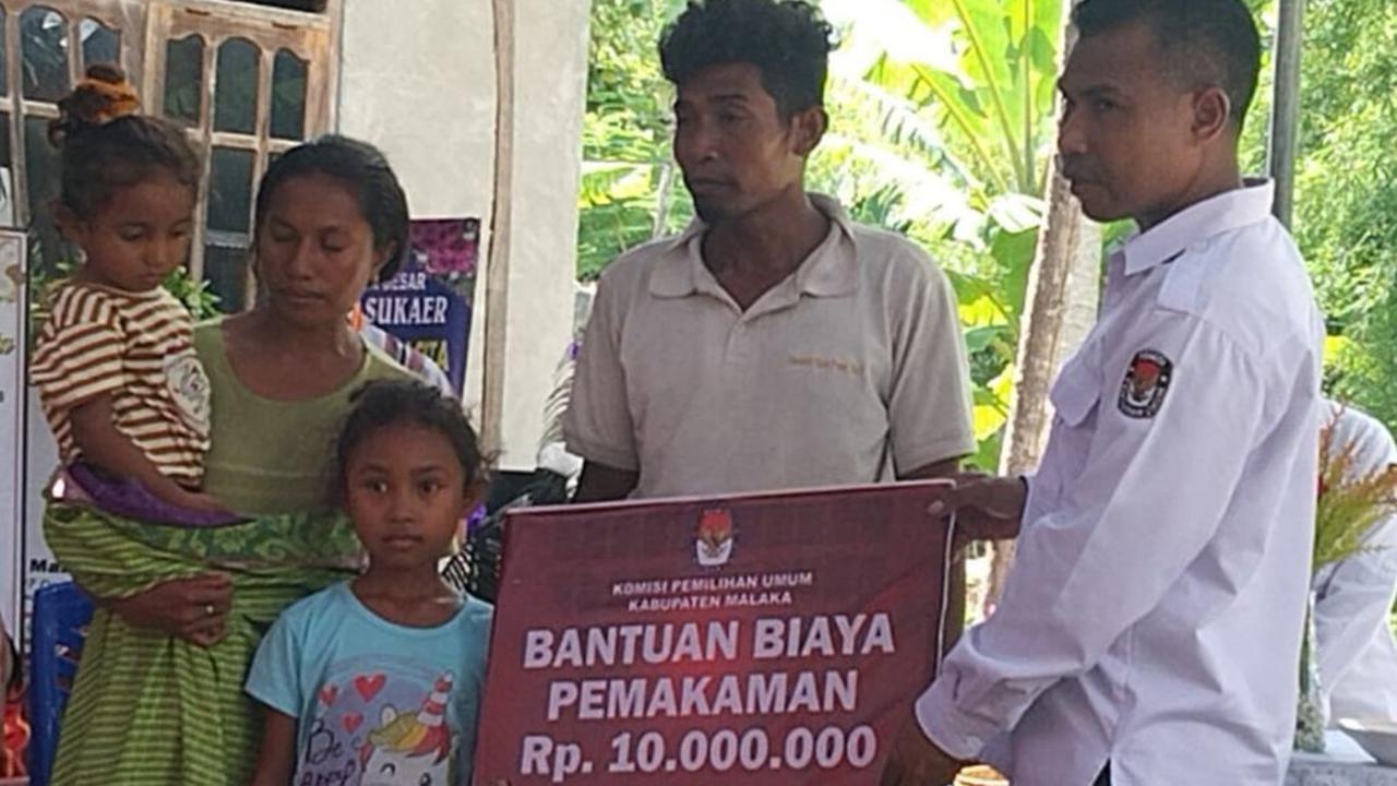 Menurut Jemris, ahli waris atau keluarga dua anggota KPPS di Kabupaten Alor dan Belu yang belum menerima santunan.<br>