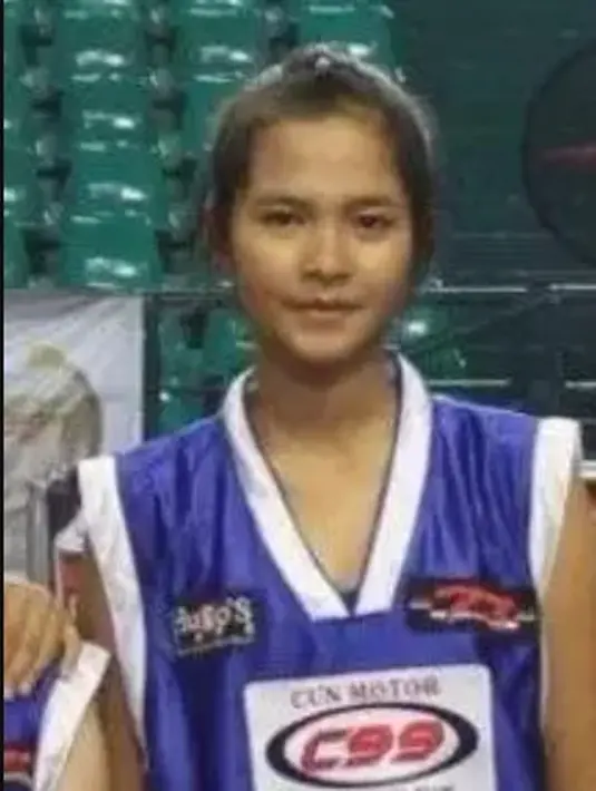 Selain model, Bella berprestasi juga di bidang olahraga basket saat SMA [Instagram/bellabonita_r.a]
