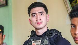 Verrell Bramasta menemui korban banjir Sumatera. (dok. Instagram @bramastavrl/https://www.instagram.com/p/DRrbGymE8A4/)