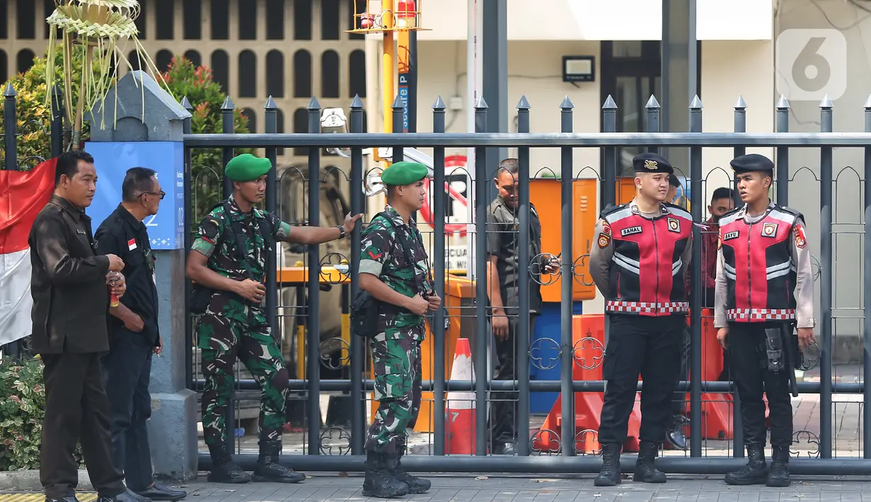 Sekitar 700 personel gabungan diterjunkan untuk mengawal kegiatan tersebut. (Liputan6.com/Angga Yuniar)