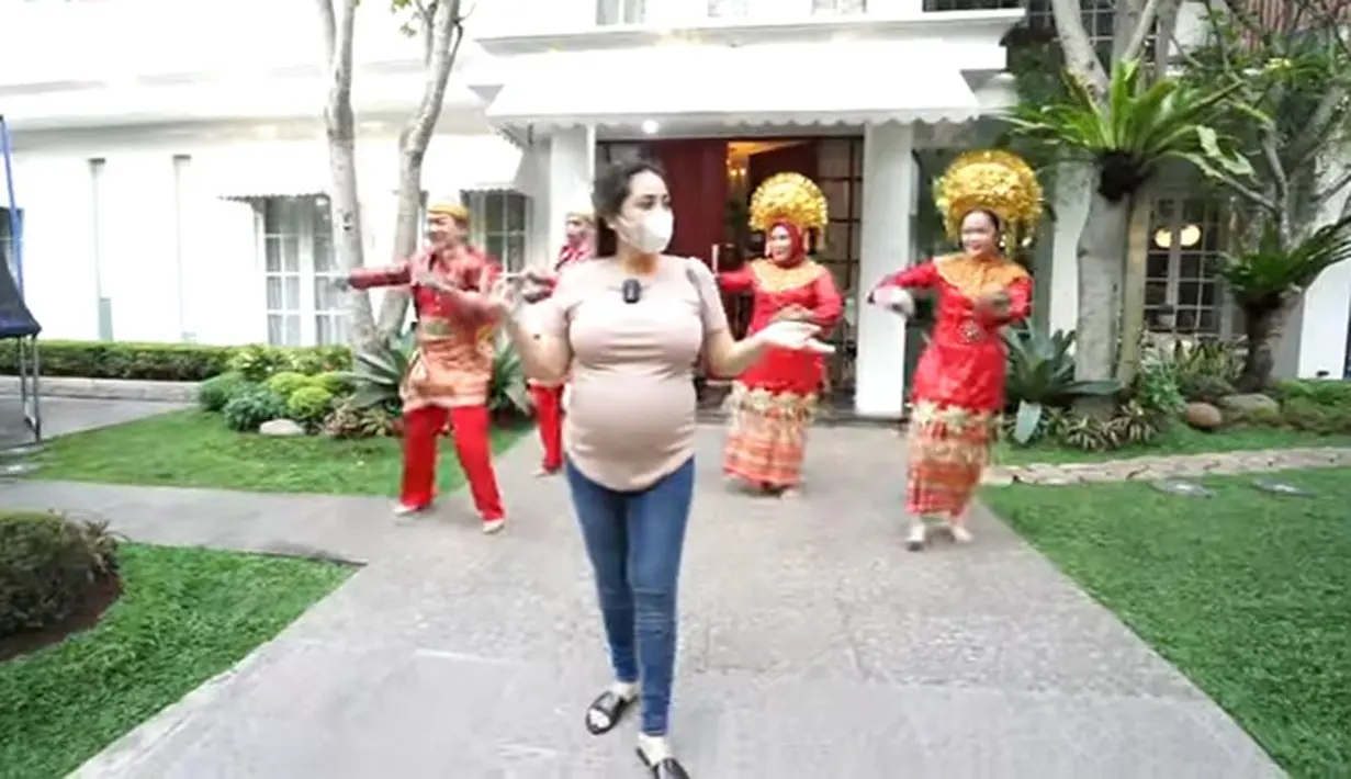 Nagita Slavina Borong Nasi padang (Youtube/Rans Entertainment)