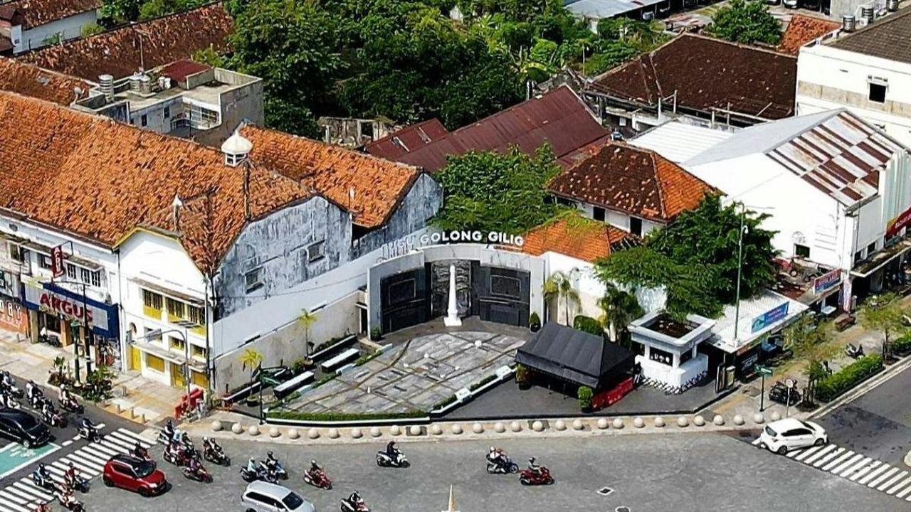 2.	Tugu Jogja