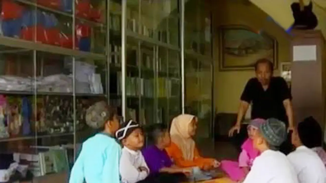 Segmen 3: Toko Perlengkapan Sekolah Gratis di Tasikmalaya