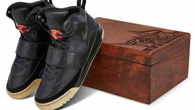 Sneaker Yeezy Pertama Milik Kanye West Diprediksi Bakal Laku Lebih dari Rp14,5 Miliar