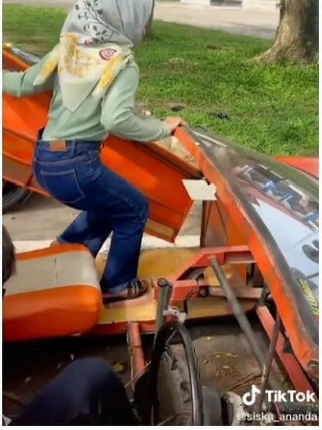 Viral Video Pasangan Naik Lamborghini KW, Isi Dalam Mobil Bikin Syok