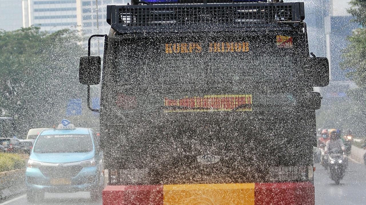 Penyemprotan Jalan Sudirman - Thamrin