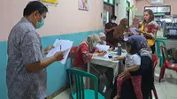 Pelaksanaan uji coba Pemeriksaan Kesehatan Gratis (PKG) di Puskesmas Beji, Depok. (Liputan6.com/Dicky Agung Prihanto)
