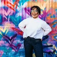 Perempuan yang berkualitas tinggi tidak berarti tidak peduli dengan kepentingan sekelilingnya. (Foto: Unsplash/Tyler Nix)