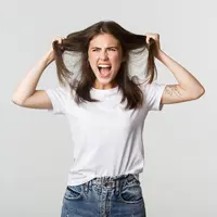 Ilustrasi rambut kering, rusak. (Photo by Benzoix on Freepik)