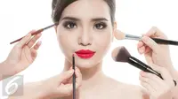 4 Langkah Cerdas Aplikasikan Lipstik di Seluruh Wajah Anda