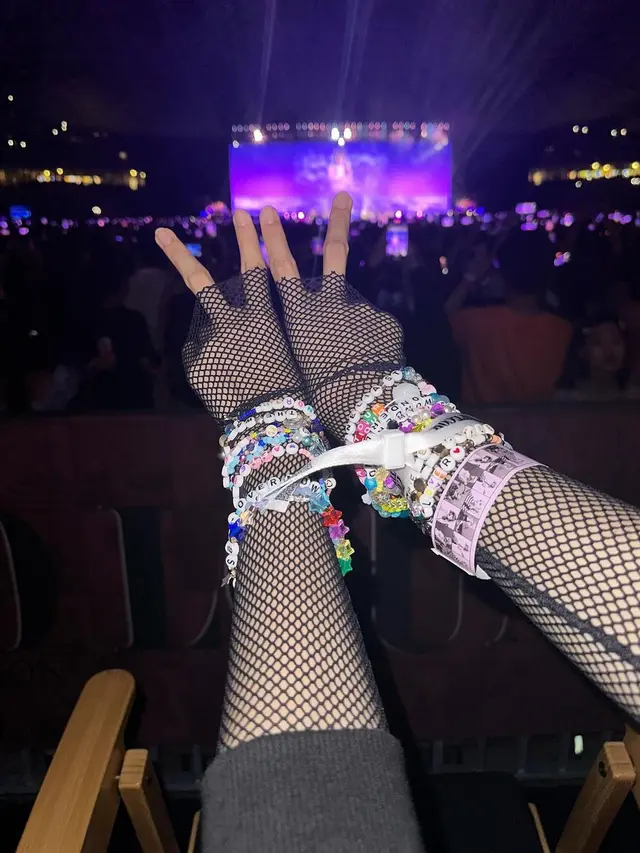 Lisa BLACKPINK nonton konser Taylor Swift (Instagram/lalalalis_m)