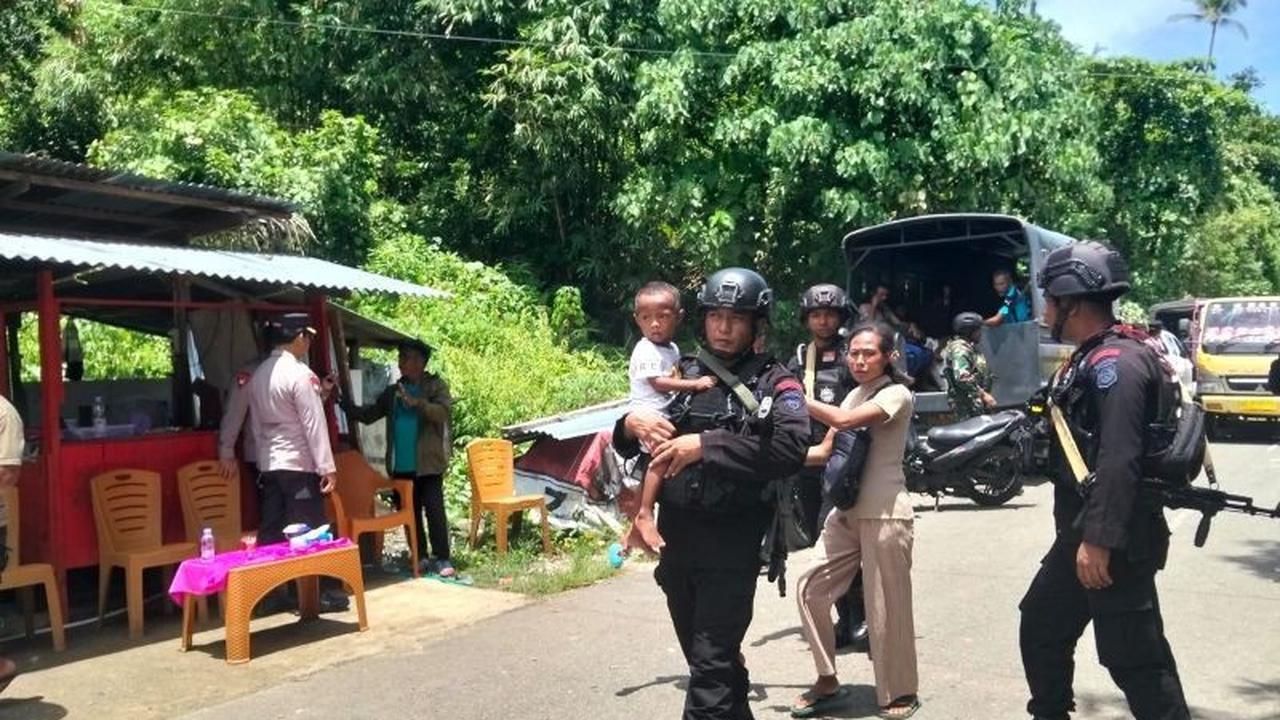 Pengawalan Polisi Halmahera Tengah Intensifkan Keamanan Pasca-Bentrokan Warga