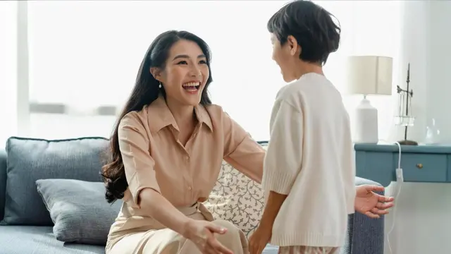 Mengenal Jellyfish Parenting, Gaya Asuh yang Fleksibel dan Berpusat pada Anak (Foto: Freepik/our-team)