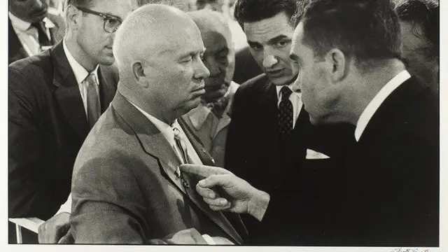 Wapres Nixon dan Presiden Khruschev terlibat 'perang mulut' saat keduanya bertemu di Moskow
