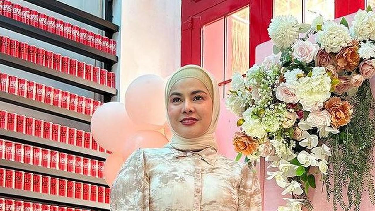 Outfit Vien Tasman yang Fashionable