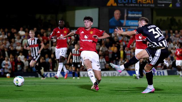 Grimsby Town vs Manchester United