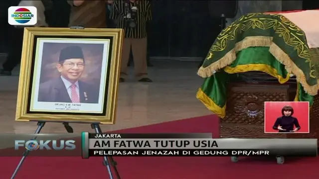 Pemakaman jenazah almarhum AM Fatwa di TMP Kalibata dilaksanakan secara militer dan dipimpin Ketua DPD RI, Usman Sapta.