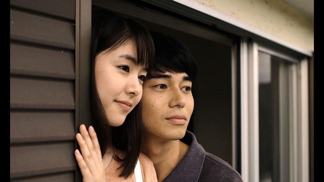 Masahiro Higashide dan Erika Karata dalam Asako I & II (foto: Bitterend via IMDb)