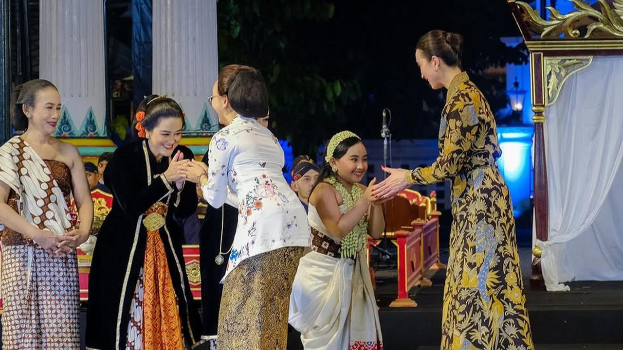 Penuh Apresiasi, Menpar Widiyanti Putri Bersama Sultan HB X Tutup Pameran Akhir Tahun PARAMA ISWARI