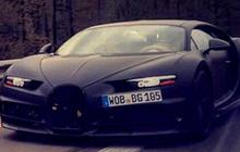Belum juga rilis, foto Bugatti Chiron sudah kecolongan