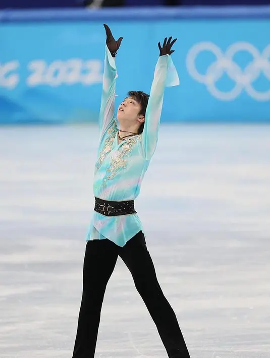 Yuzuru memang dikenal sebagai seluncur indah yang populer, berkat kepiawaiannya dia dijuluki sebagai “Pangeran Es”. (Instagram/yuzuruoi).