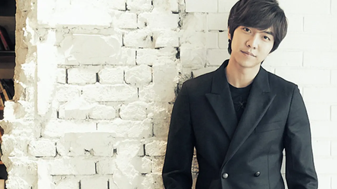 Drama Terbaru Sukses, Lee Seung Gi Berikan Hadiah